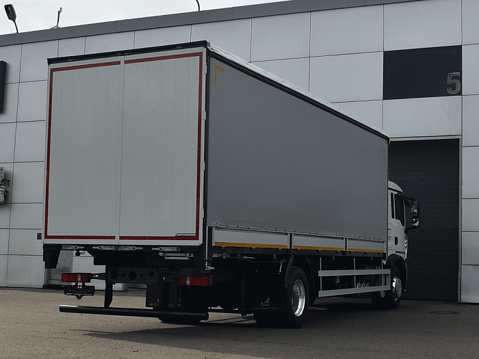 Шторный фургон на шасси Howo T5G